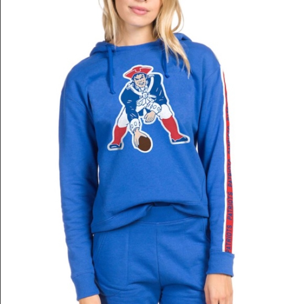Patriots Throwback Logo Fleece Hoodie